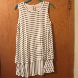 NWOT Agnes &Dora Tiered Tunic Sage stripes